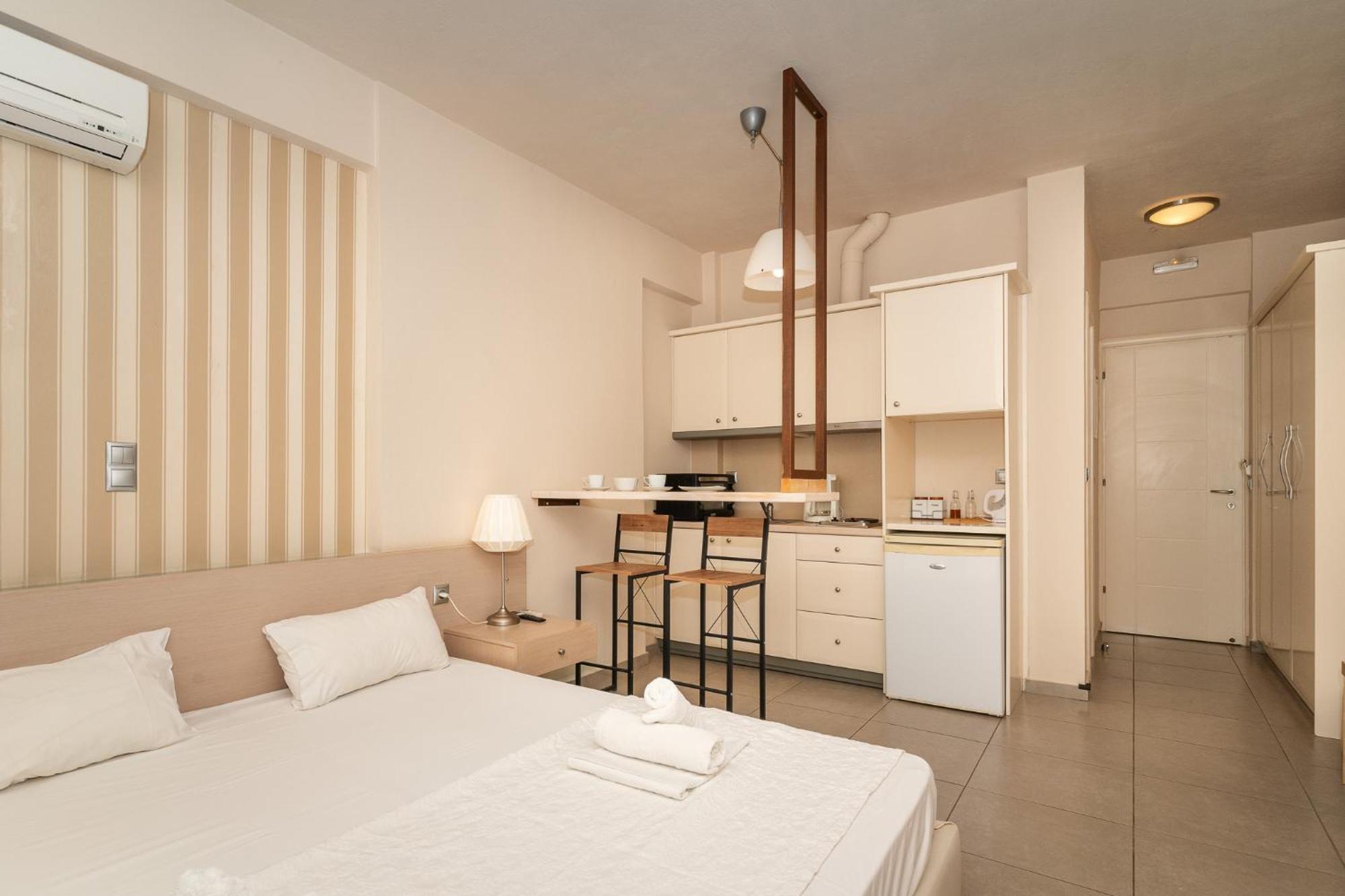 Sun George Aparthotel Finikounta Luaran gambar